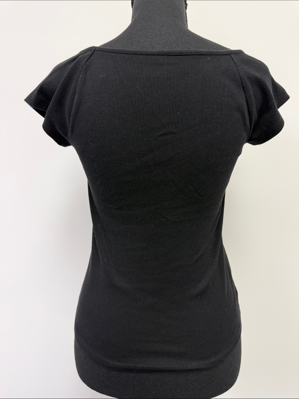 Old Navy Ruched V-Neck Tee - Picture 3 of 6
